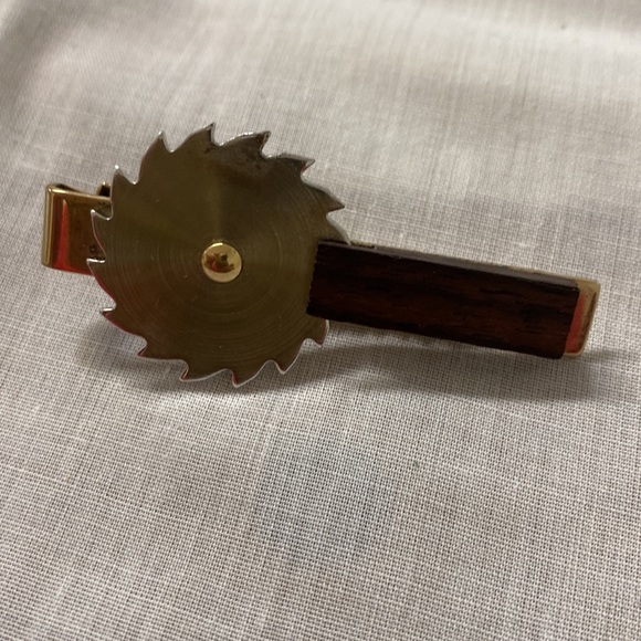 Anson Saw Blade Tie Clasp - Picture 3 of 3